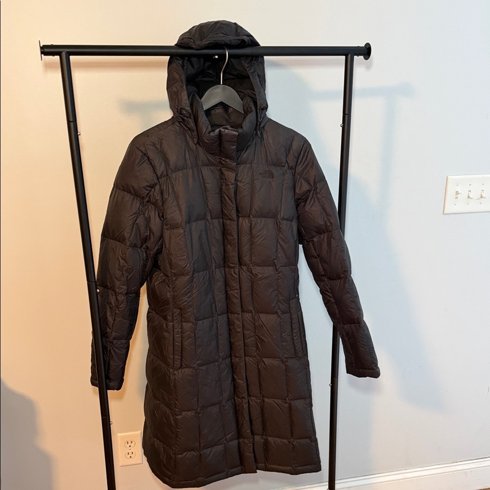 Women’s The North Face Metropolis Parka in Black size Large